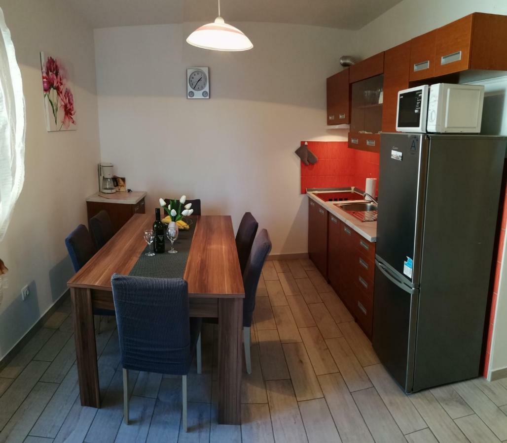 Apartmani Nada Klenovica Extérieur photo