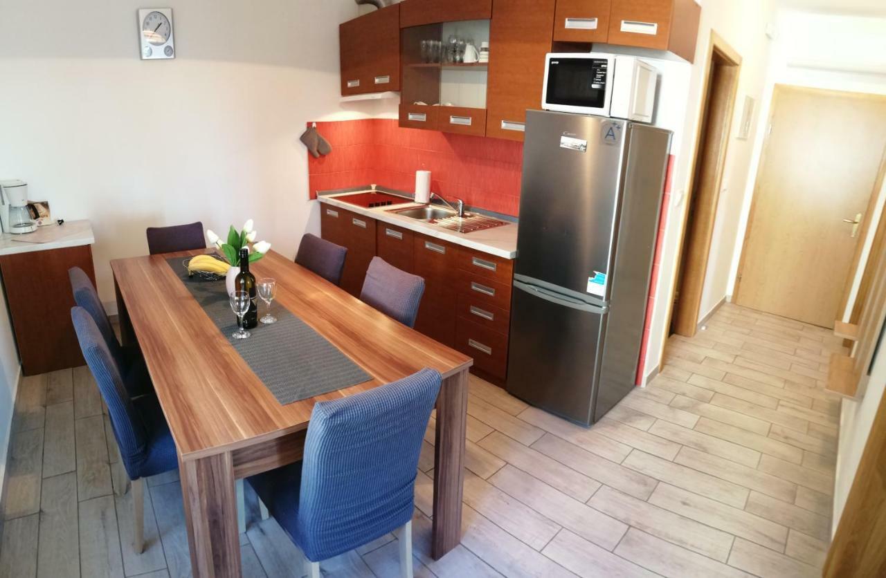 Apartmani Nada Klenovica Extérieur photo
